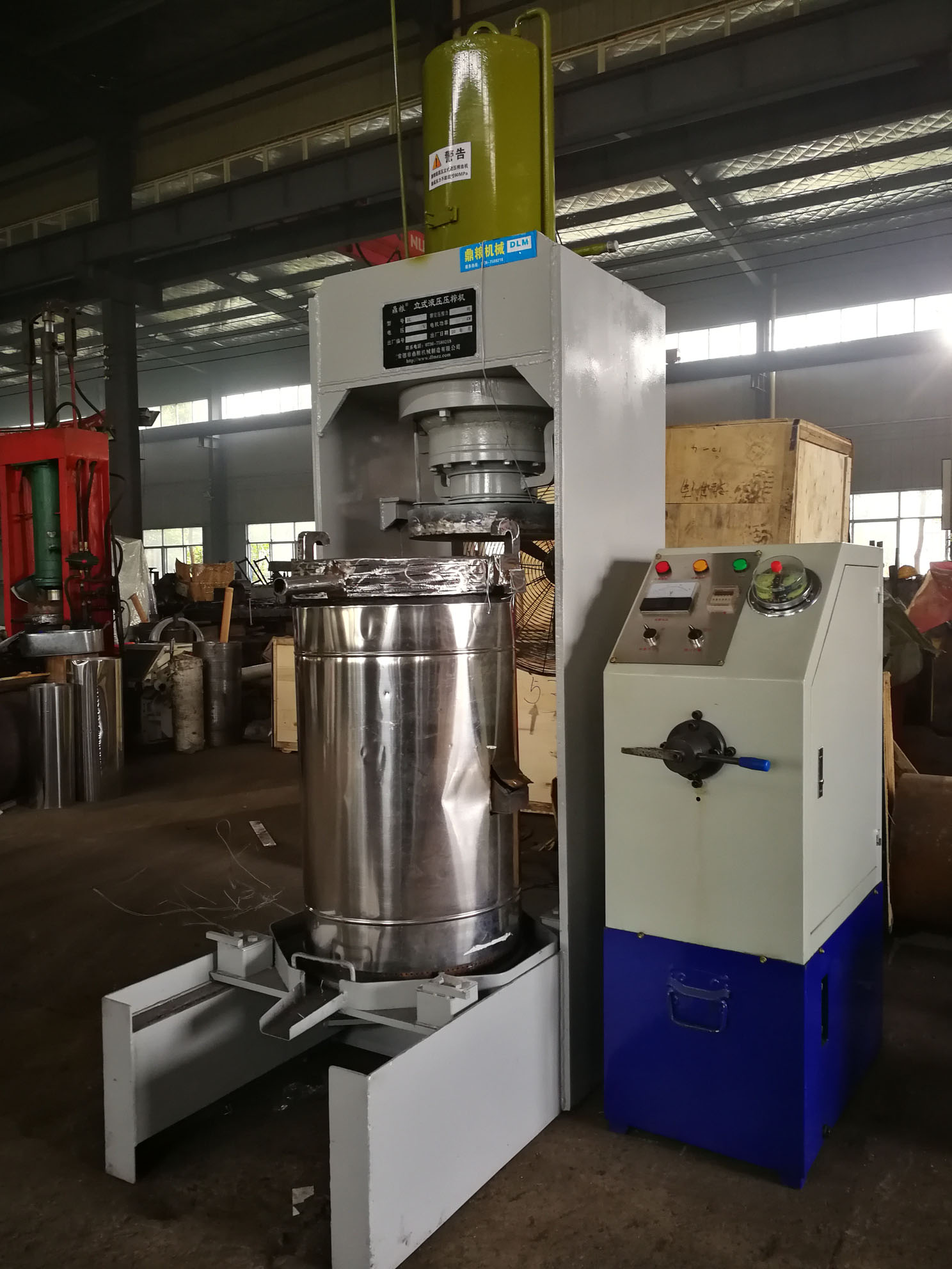 不銹鋼超高壓立式液壓壓榨機，果汁壓榨機，果渣壓榨機，藥材壓榨，油渣處理，白土壓榨
